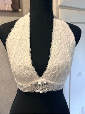 Lace Halter Bralette in white - Soft Stretch Lace